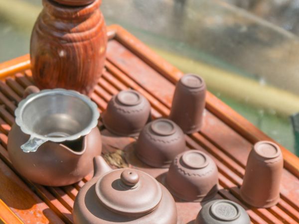 Najlepsze akcesoria do parzenia herbaty, które powinieneś mieć w swojej kuchni!