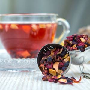 Herbata z suszonych owoców: Naturalna alternatywa dla napojów bogatych w cukier