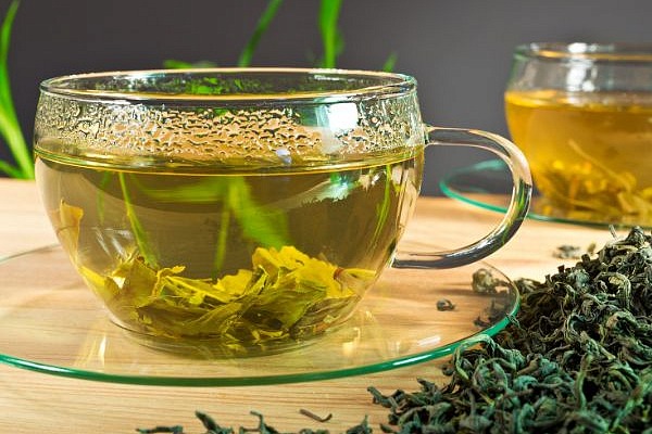 Korzyści z picia zielonej herbaty: Poznaj najzdrowszą herbatę na planecie