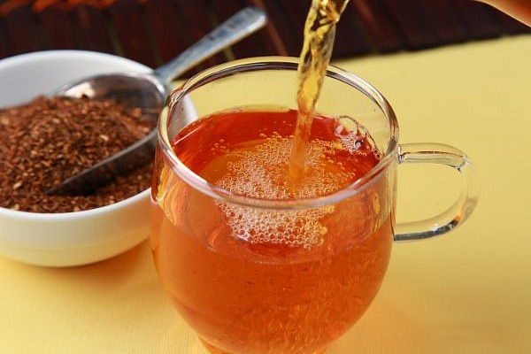 Powody, dla których musisz codziennie pić herbatę Rooibos